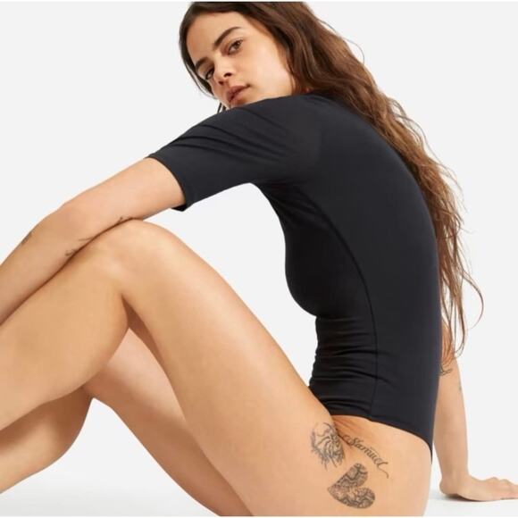 Everlane The Short Sleeve Crew Neck Bodysuit thong black - Picture 6 of 12
